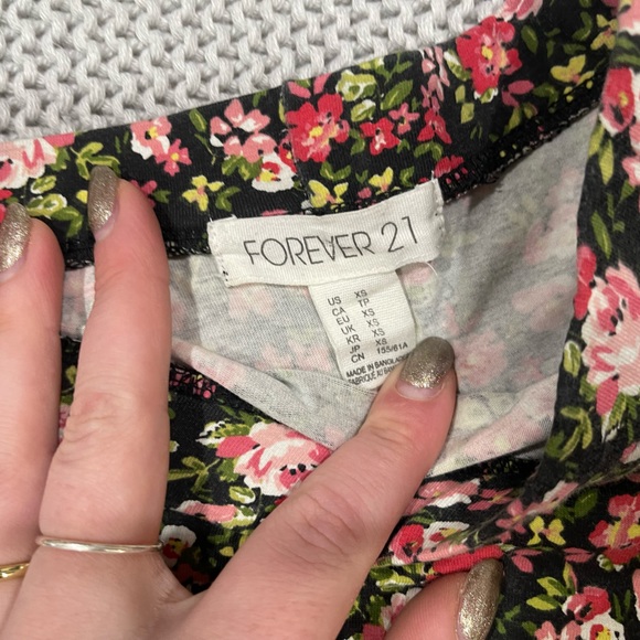 LIKE NEW Floral Skater Girl Skirt with Elastic Waist - Picture 2 of 3